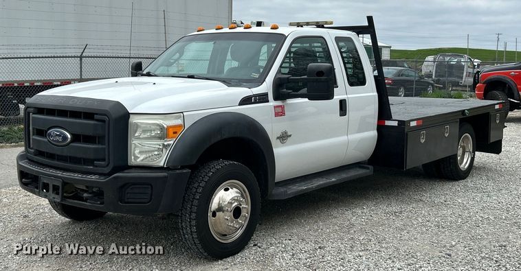 2015 Ford F550 Super Duty SuperCab flatbed truck - EK2948