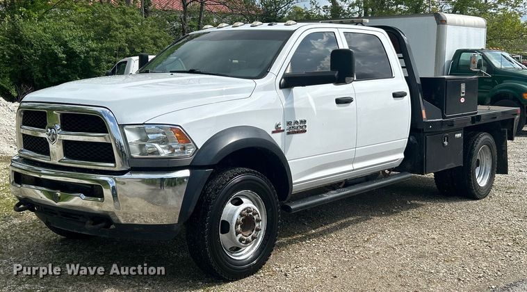 2018 Dodge Ram 4500 Crew Cab flatbed truck - EK2975