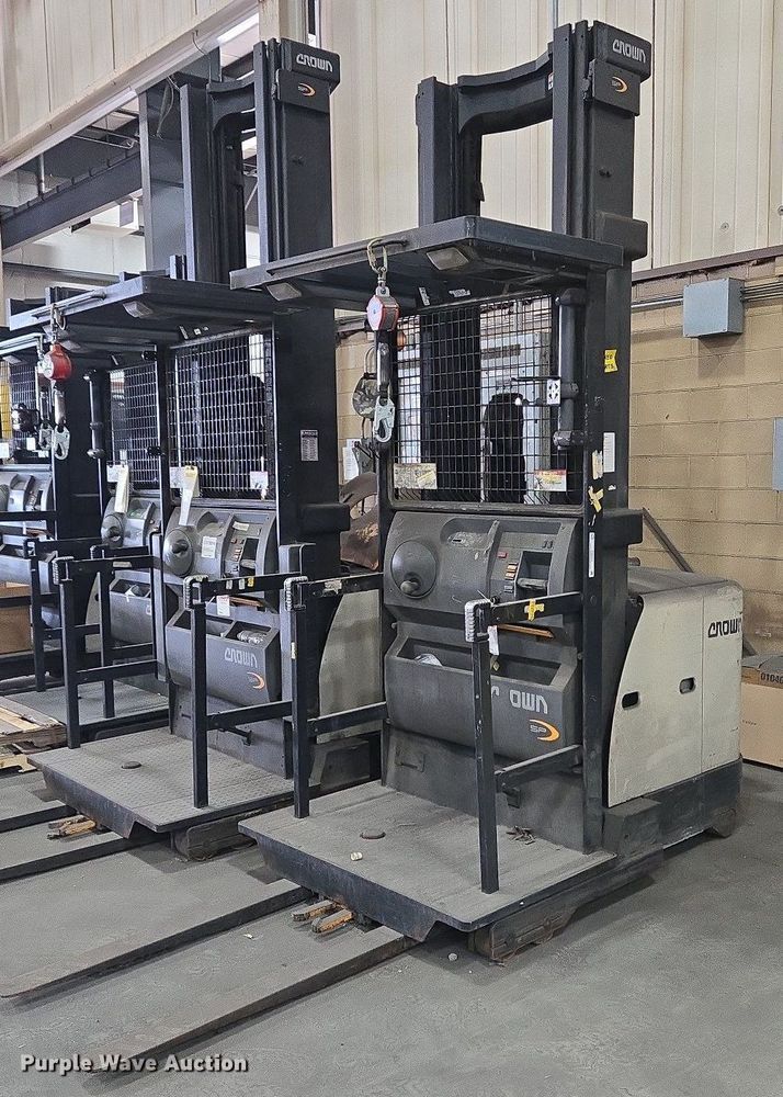 2015 Crown SP3520-30 order picker - EM6024