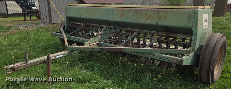 John Deere 8300217D grain drill - EN3583