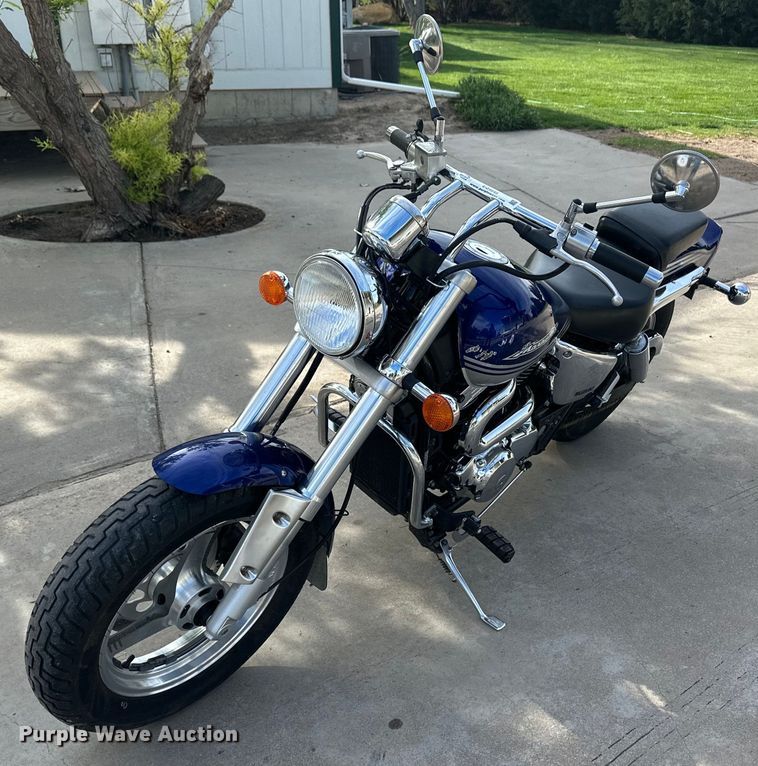 2002 Suzuki VZ800K Marauder motorcycle - EQ4645