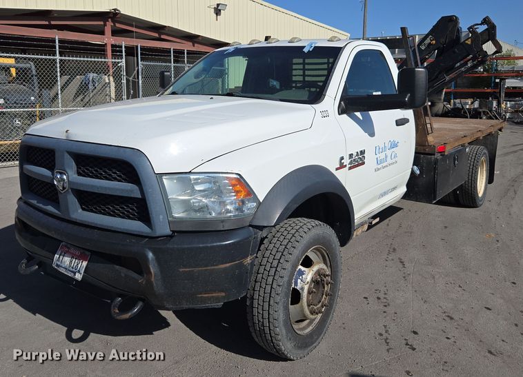 2014 Dodge Ram 4500 crane truck - FB9357