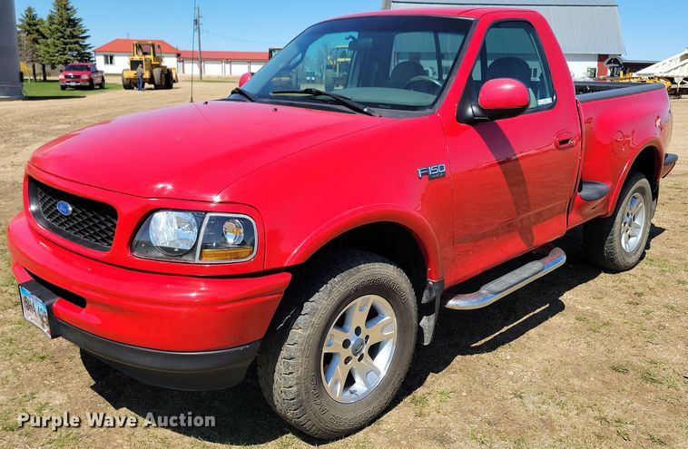 1997 Ford F150 XLT pickup truck - NV9827