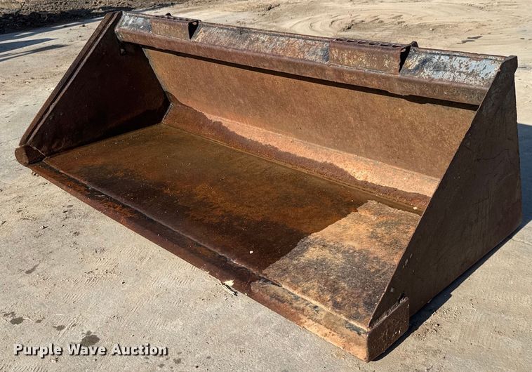 Melroe skid steer bucket - DX8967