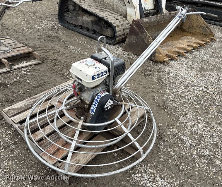 Terex power trowel - DY8040