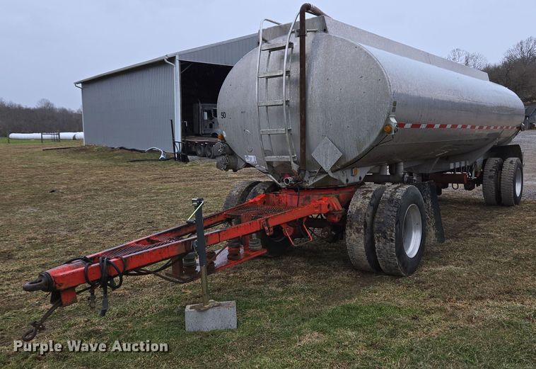 1983 Clough Equipment Co. tank trailer - EC3983