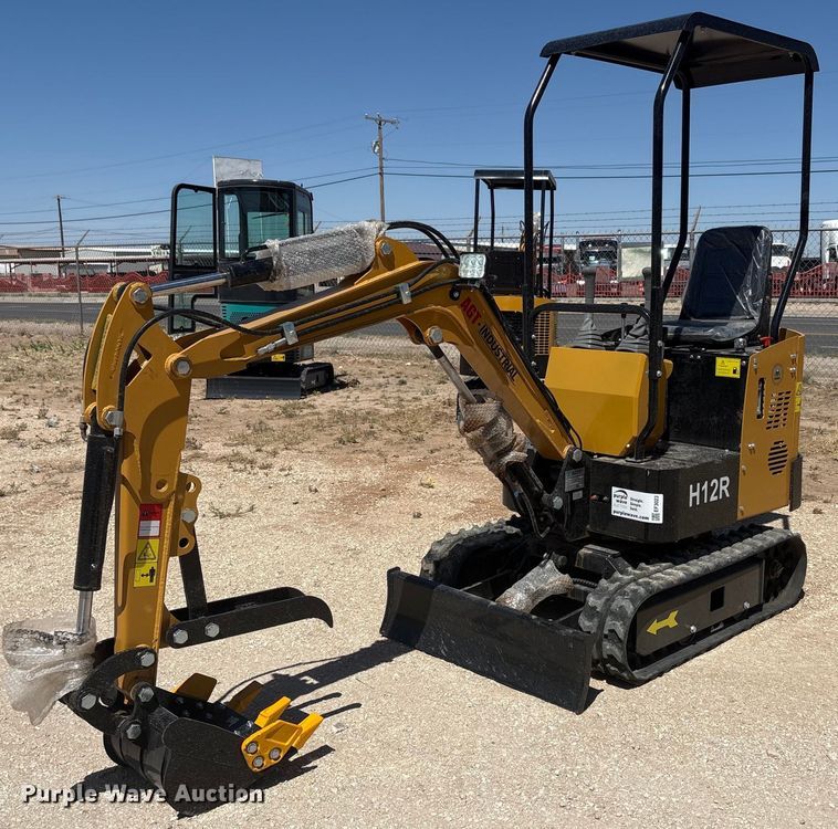 2024 AGT H12R mini excavator - EF3023