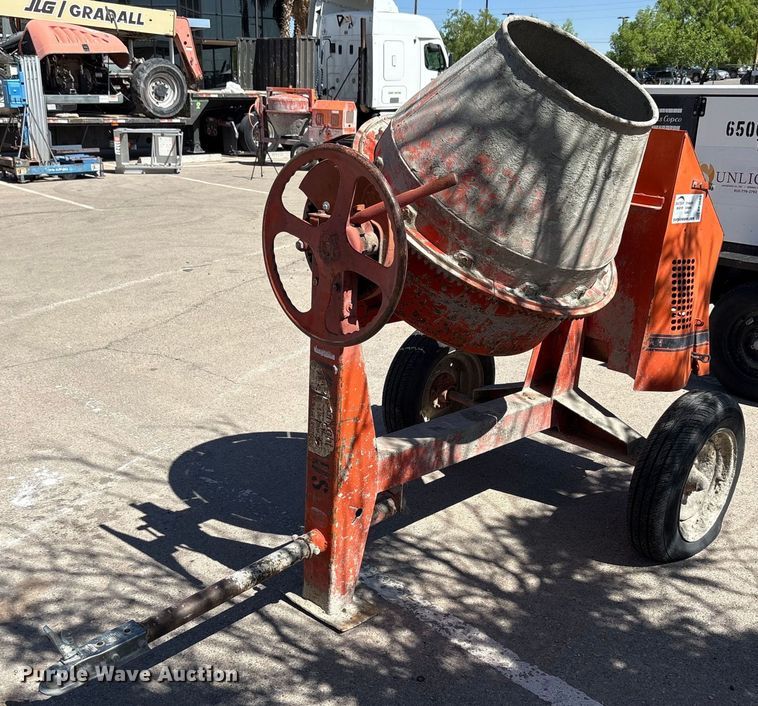 Crown Construction Equipment concrete mixer - EF3043