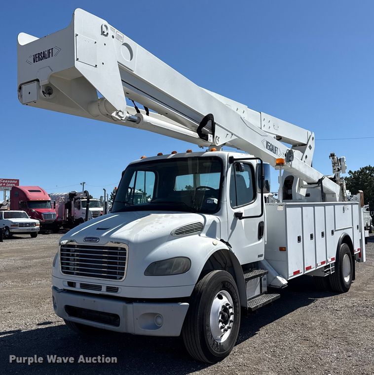 2009 Freightliner Business Class M2 bucket truck - EG5753