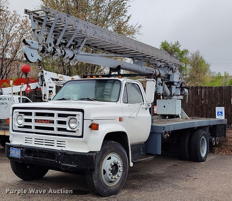 1983 GMC C6000 crane truck - EH0280