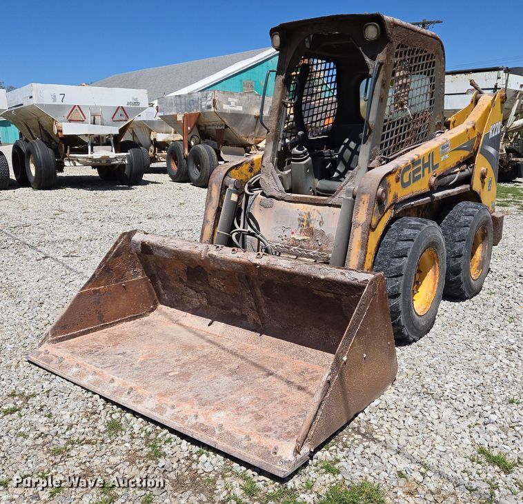 2014 Gehl R220 skid steer loader - EJ7458