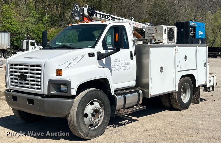 2006 Chevrolet C7500 utility / service truck - EK2919
