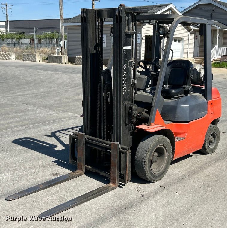 Toyota 7FGU25 forklift - EK2927