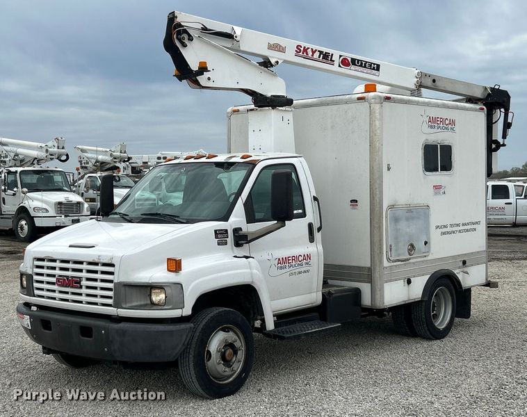 2006 GMC C5500 bucket truck - EK2938