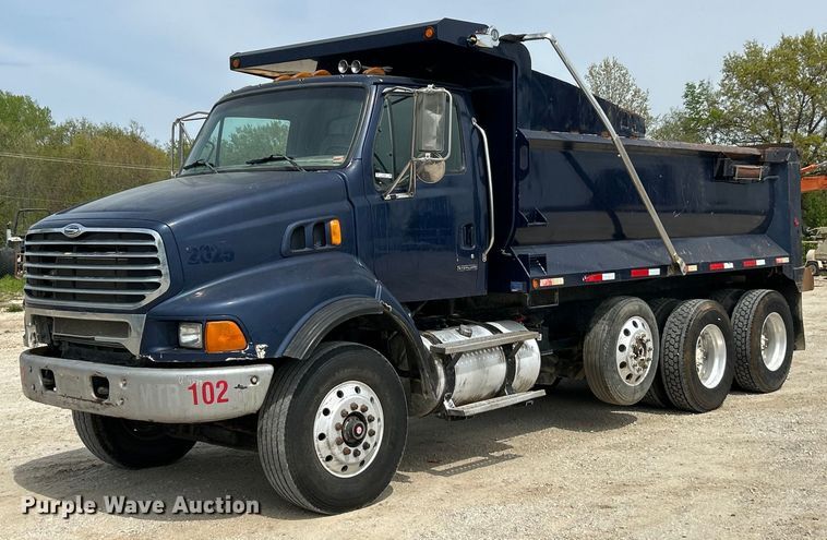 2007 Sterling  L8500 dump truck - EK2969