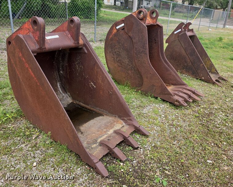 (3) Backhoe buckets - EK5178