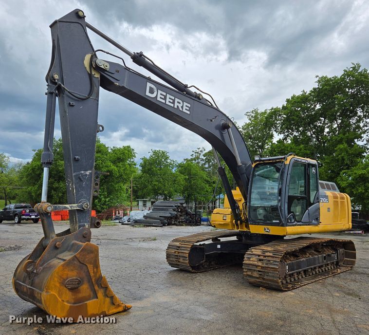 2014 John Deere 210G LC excavator - EL2024