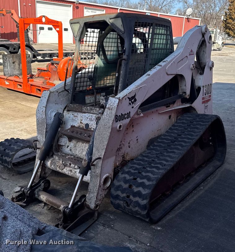 2003 Bobcat T300 tracked skid steer loader - EM3567