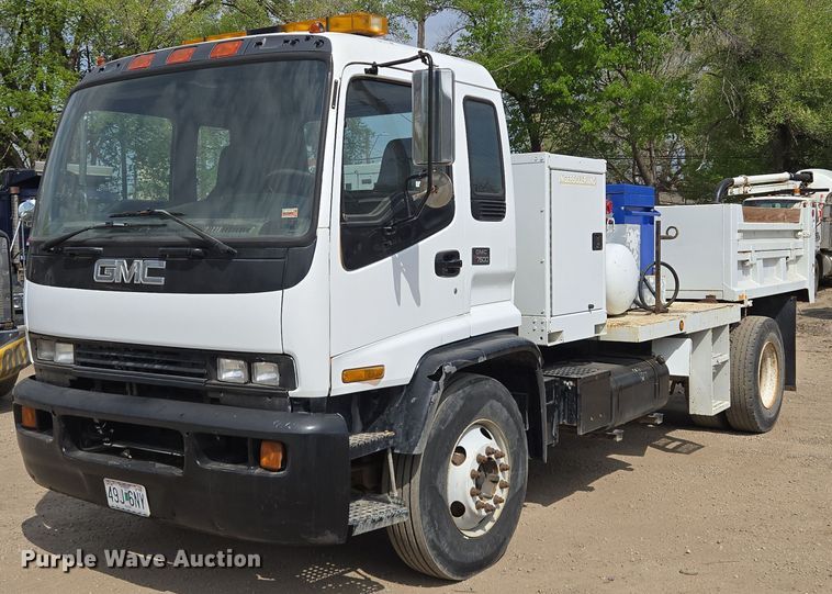 1999 GMC T7500 utility / service truck - EM7055