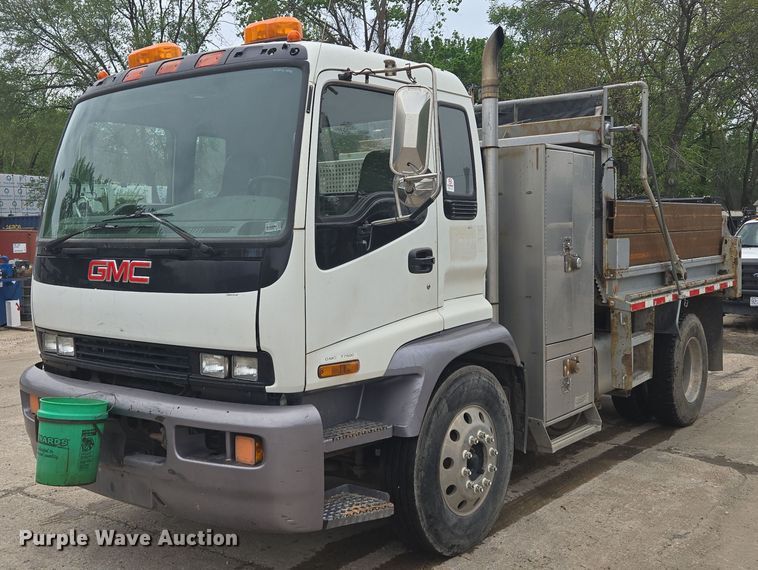 2004 GMC  T7500 dump truck - EM7173