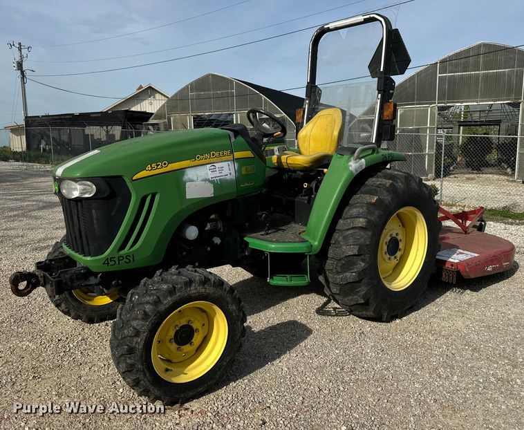 2009 John Deere 4520 MFWD tractor - DV1967