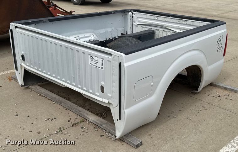 2012 Ford F250 pickup truck bed - DV2510