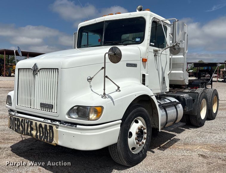 1998 International 9100 semi truck - DY2484