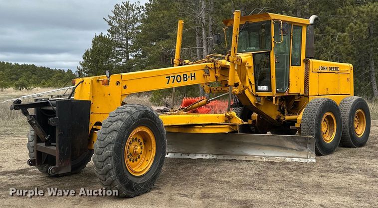 1986 John Deere 770BH motor grader - EB2477