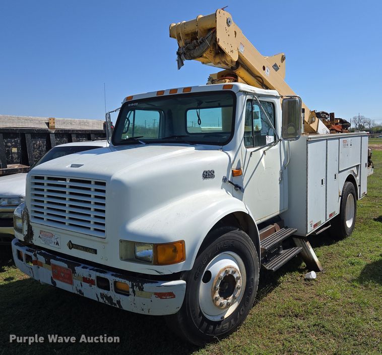 2000 International 4700 bucket truck - ED2512