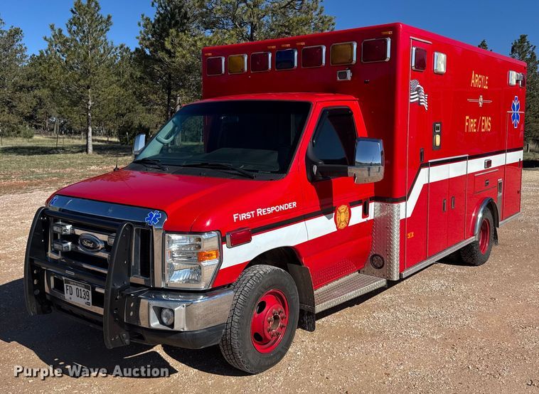 2010 Ford E450 ambulance - EG6410