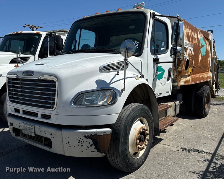 2009 Freightliner Business Class M2 refuse truck - EG8348