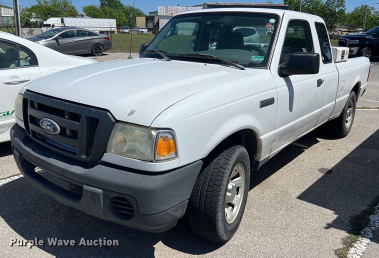 2011 Ford Ranger SuperCab pickup truck - EG8388