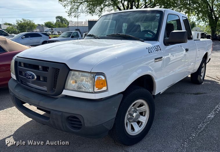 2011 Ford Ranger SuperCab pickup truck - EG8392