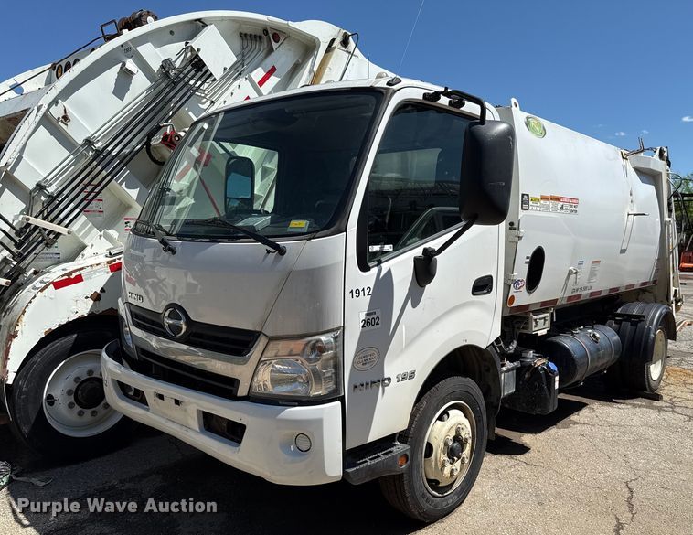 2019 Hino 195 refuse truck - EJ8711