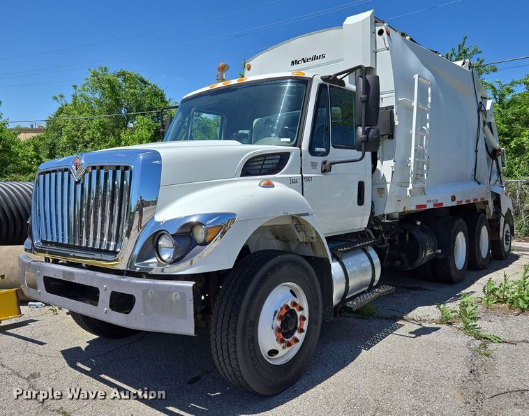 2016 International 7400 refuse truck - EJ8714
