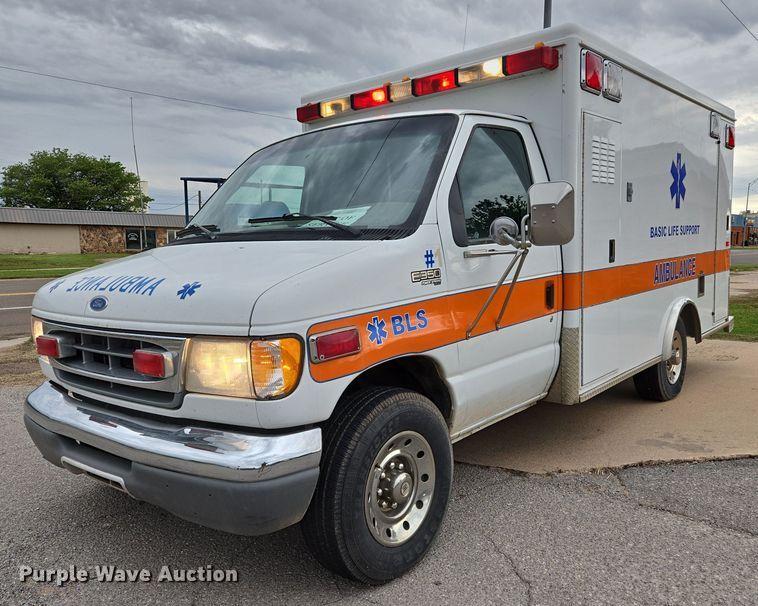 1997 Ford E350 ambulance - EL2058