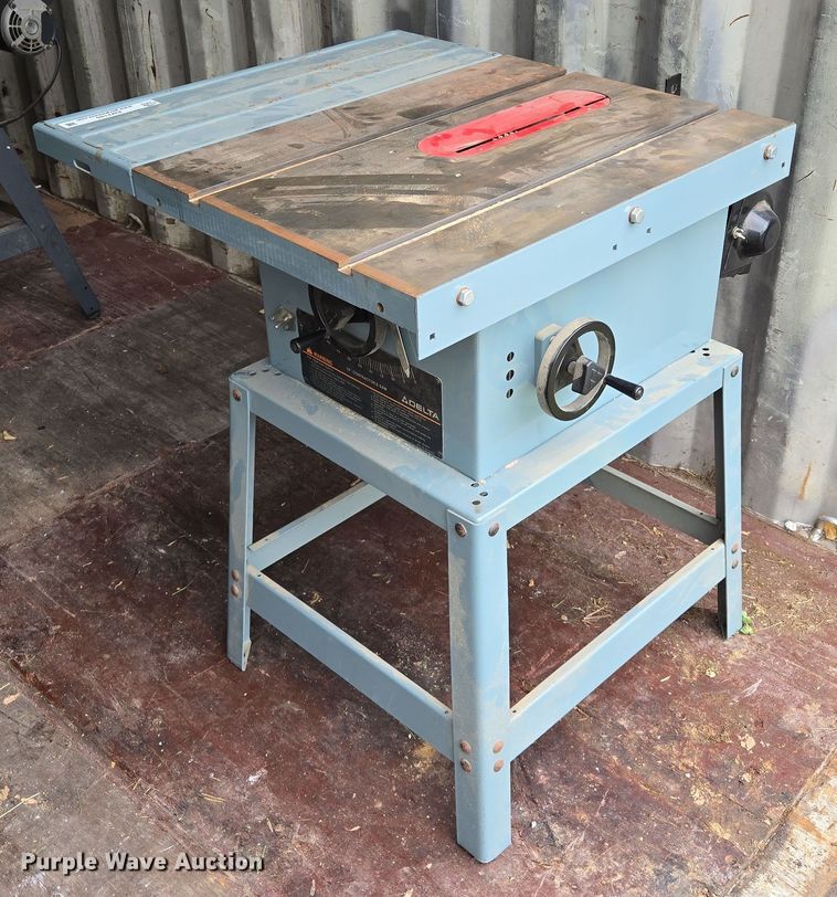 Delta  34-441 table saw  - EM7185