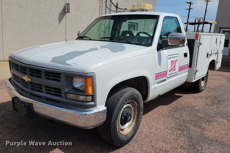 1994 Chevrolet C2500 utility bed pickup truck - NV9789