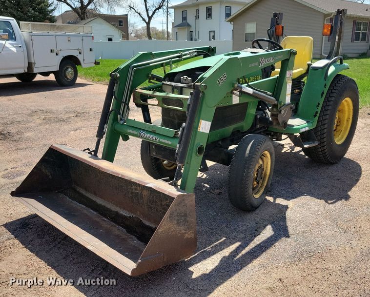 1999 John Deere 4400 tractor - NV9793