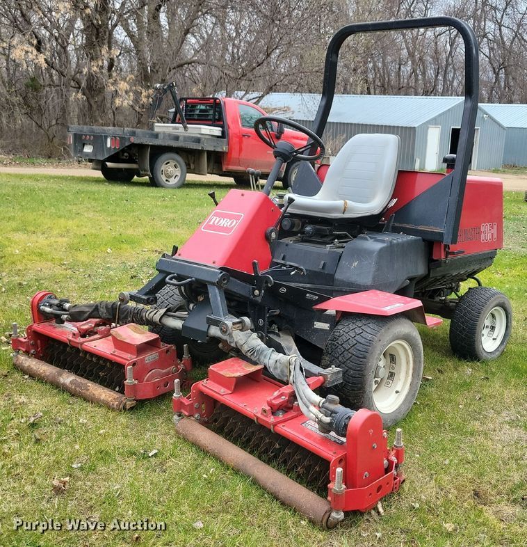 Toro Reelmaster 335D reel mower - NV9804