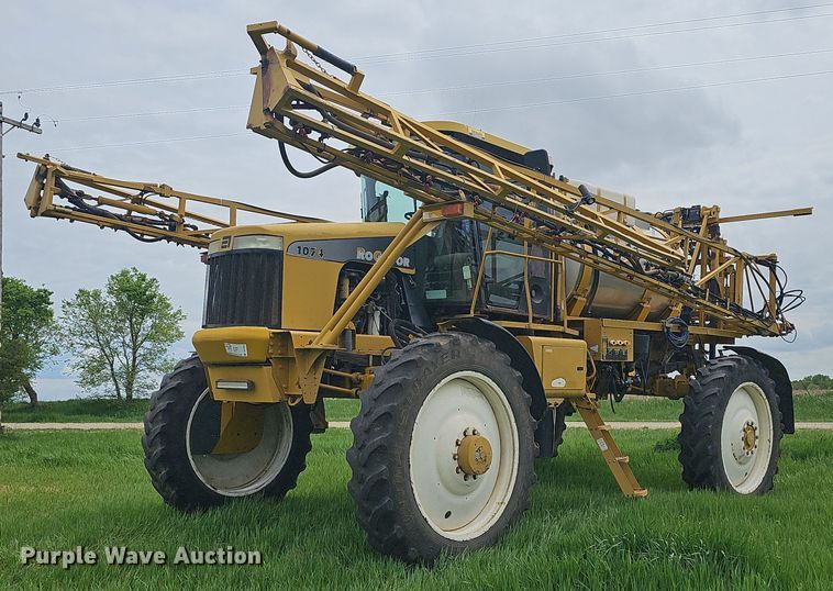 2005 RoGator 1074 sprayer - DO7929
