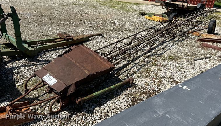 John Deere 200 hay bale elevator - DV1960