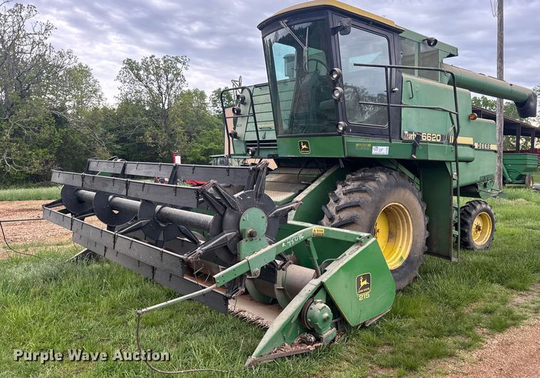 1981 John Deere 6620 Turbo combine - DV4004