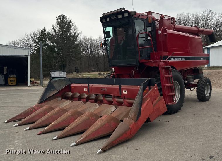 1989 Case  1660 combine - EB2488