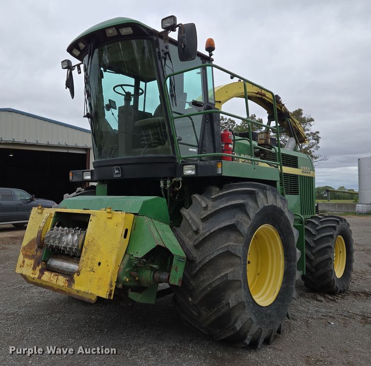 2002 John Deere  6950 PRWD forage harvester - EJ7473