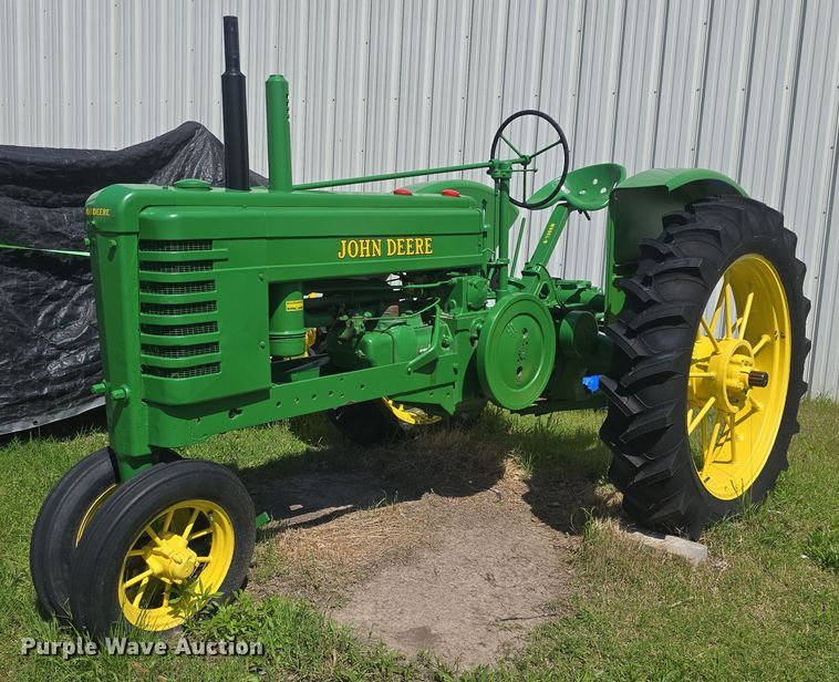 John Deere  B tractor - EK2355