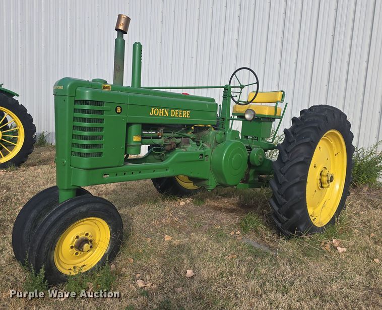 1951 John Deere  B tractor - EK2356