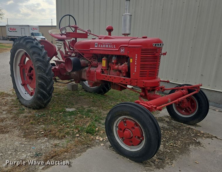 1941 Farmall H tractor - EK2359