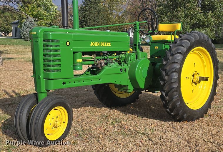 1949 John Deere  B tractor - EK2360