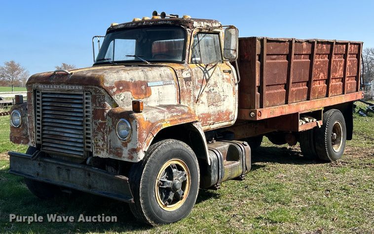 International Fleetstar 2050A flatbed truck - EK2829
